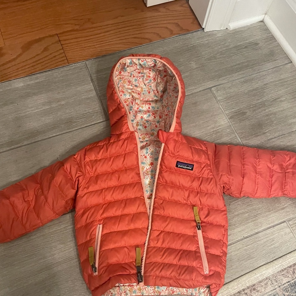 Reversible toddler Patagonia puffer coral/floral